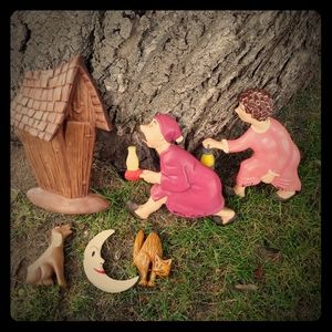 1973 vintage outhouse race Chalkware